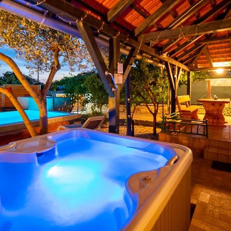 Holiday House Cvita Биоград-на-Мору Экстерьер фото